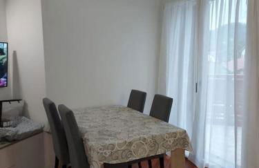 Incantevole appartamento con piscina e vista monti - Foto 7