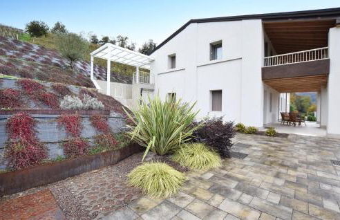 1 Bedroom Lovely Apartment In Premaor - Foto 1