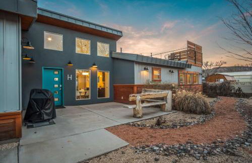 Timber & Tin H 2Bed 2Bath w Pool & Rooftop Deck - Foto 9