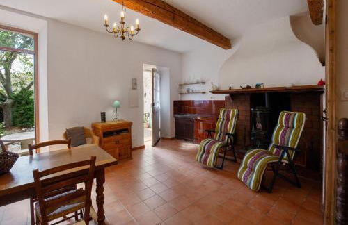 Charming Holiday Home in Tautavel with Balcony - Photo 7