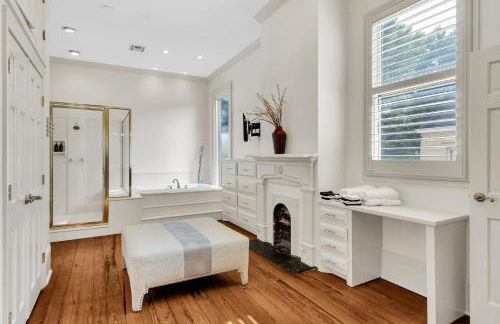 Historic 3BR LGD Gem Near Magazine & FQ - Foto 35