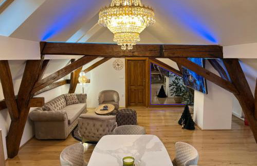 La Luna Royal Deluxe Luxury House with Pool & Jacuzzi, Bikes and Secured Parking - Photo 11