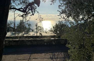 Relax con terrazza giardino e posto auto - Photo 20