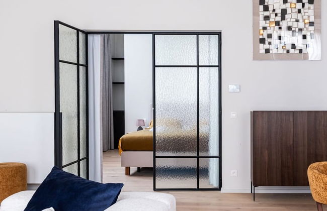 Stylishly Renovated Apartment With City View - Foto 20