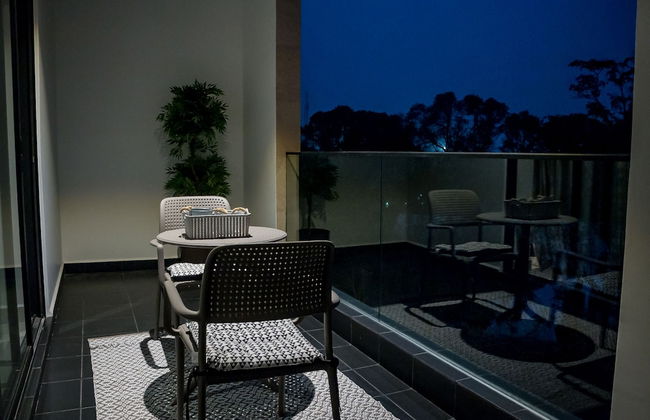 Embassy Gardens Premier Suites - Photo 48