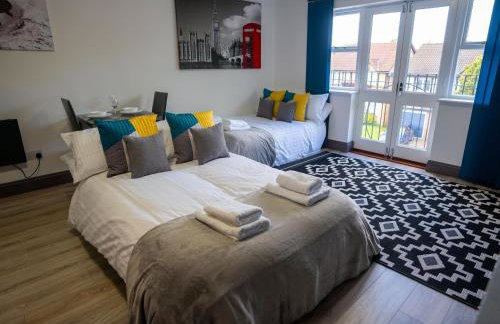 Penthouse 3 Bed, Large HotTub Long stay Discount - Photo 3