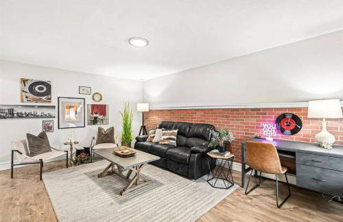 Luxury King Suite - Newly Renovated in Mt. Clemens - Foto 1