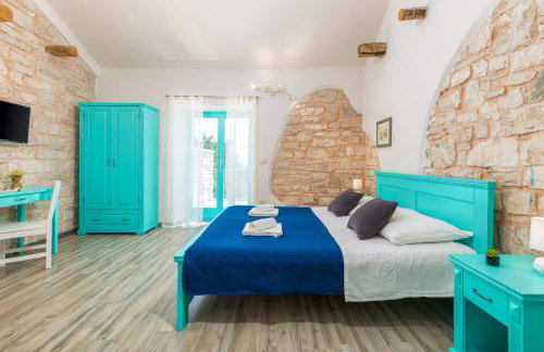 Lovely House Kristina with a pool - Photo 44