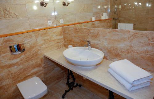 Za Siódmą Górą - Foto 34