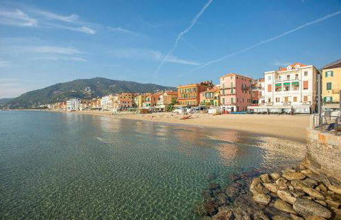 2 Bedroom Cozy Home In Cisano Sul Neva - Foto 8