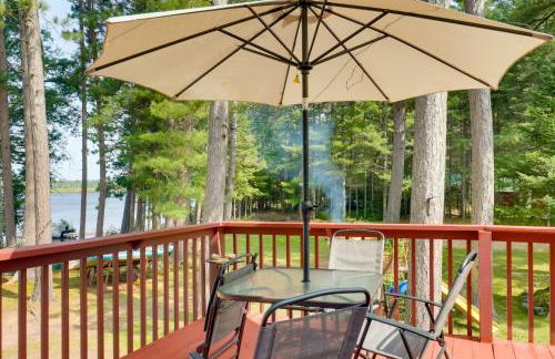 Dock and Views Lakefront Family Home in Conover! - Foto 34