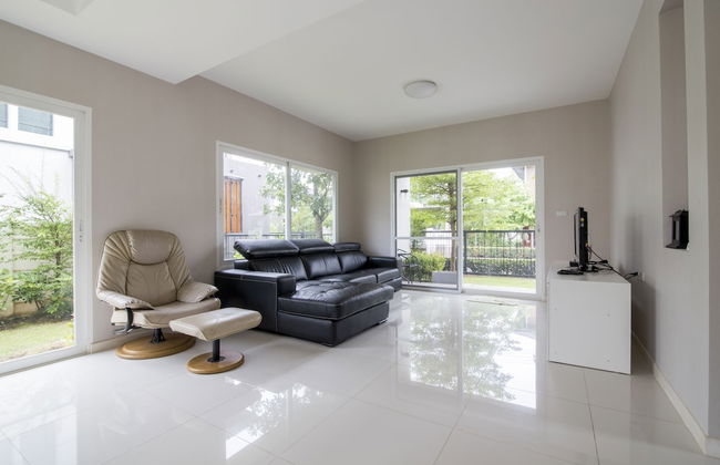 Maximum Land & House with WiFi - Photo 3