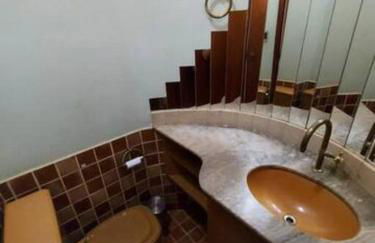 Casa grande, ampla, com 4 quartos e estacionamento - Foto 9