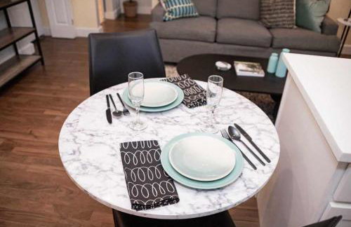 Fun Cozy 1 Br King Apts - 1 25 Mile Walk to TIAA Bnk Fld - Foto 30