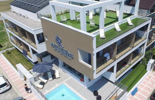 FOUR REASONS - Foto 1