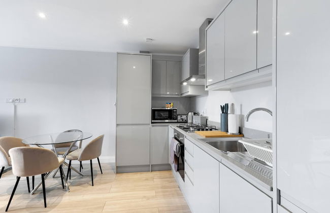 2 Bdrm Penthouse with parking Wycombe - Foto 62