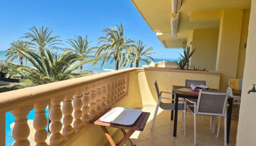 Estupendo apartamento en primera línea de playa y con vistas al mar - Foto 5