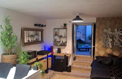 Suite deluxe avec jacuzzi et jardin à 2 min de la plage - Foto 21