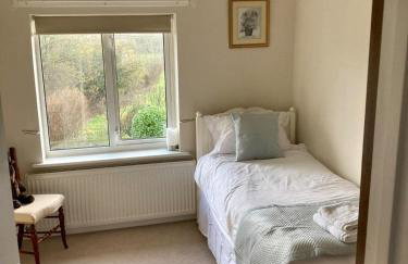 3 bedroom home with parking - Foto 7