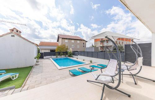 Apartman Luci - Private Heated pool - Photo 35