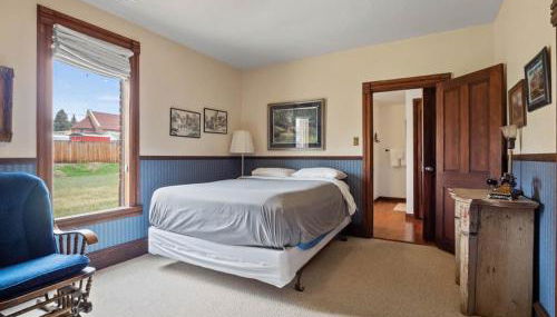 The Red Brick House - Photo 2