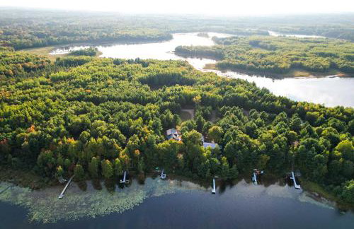 Waterfront Webster Cabin with Dock on Warner Lake! - Foto 41