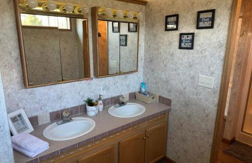 15 miles to Windham Mountain ! King Bed, Game Room, OutDoor Patio - Foto 14