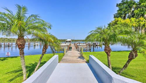 St Johns River Retreat in Welaka with Dock Access - Foto 3