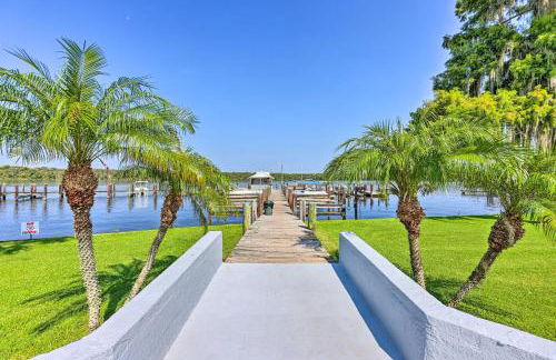 Pool Access and Lanai! Welaka Condo on St Johns - Foto 1