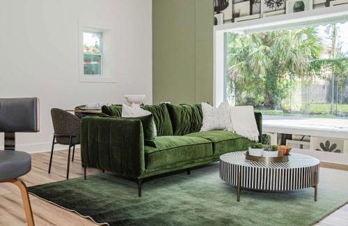 Urban Oasis - A Newly Renovated 4BR Dream - Foto 1