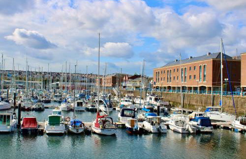 Orion House - Luxury Apartment overlooking Milford Marina, Pembrokeshire - Foto 19