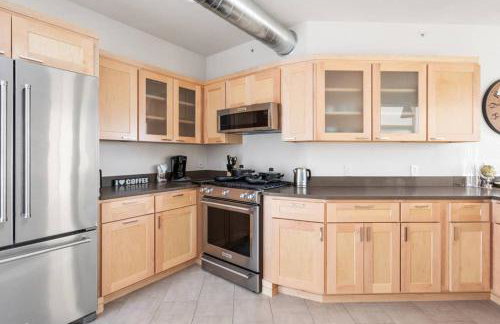 Upscale 3BR Penthouse by CozySuites - Foto 13