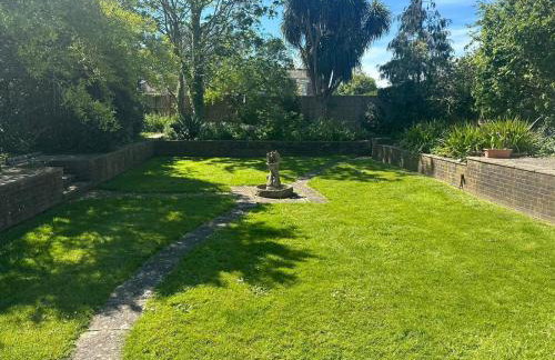 Beautiful Thatched Cottage with Outdoor Pool, Secure Garden, Dog & Family Friendly! Chichester Holiday Properties - Foto 20