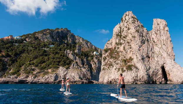 Remando por las costas de Capri