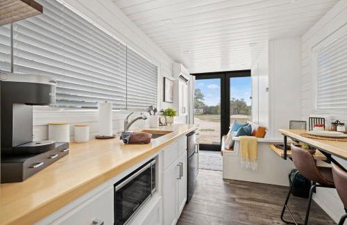 New Oak Grove-Container Retreat - Photo 10