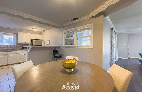 The Updated Aviator - Minutes to Everything Wichita Falls, TX - Foto 10