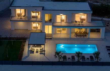 Villa Carmen with 5 en-suite bedrooms, 48 sqm pool, 8km from sea - Photo 43