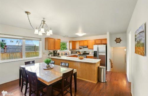 Coastal Place - BEST location in Downtown! - Photo 8