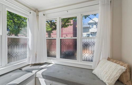 Dazzling Bungalow within 2 Blocks of Beach - Foto 6