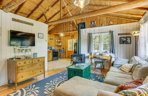 Boat, Hike and Fish Rustic Greenwood Retreat - Foto 1