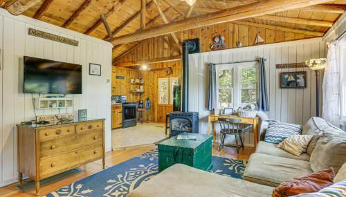 Boat, Hike and Fish Rustic Greenwood Retreat - Foto 1