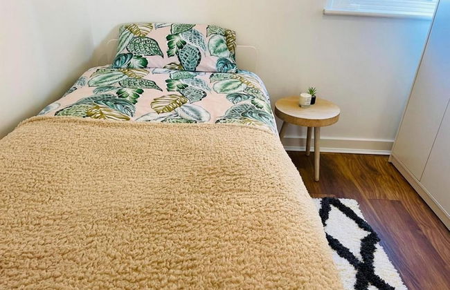 2 Bed Self Contained Apartment Wrexham - Photo 2