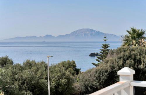 Recién renovada! Exclusiva villa de madera con piscina y vistas al mar - Foto 9