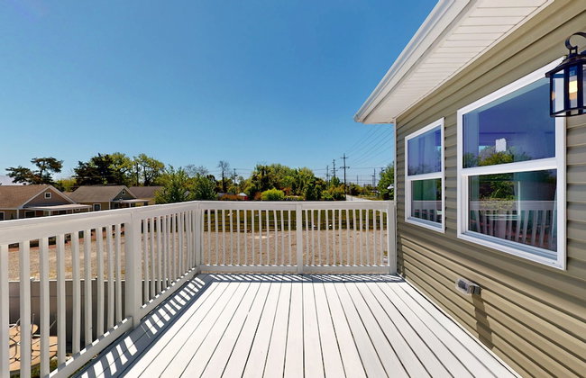 Coastal Estate - Photo 17