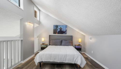 KING BED Well-Located Cozy Townhouse Retreat - Foto 2