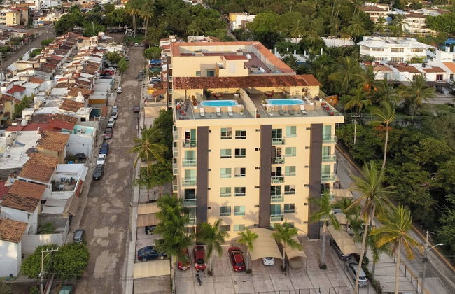 Beautiful Condo With Pool and Close to the Beach - Foto 20