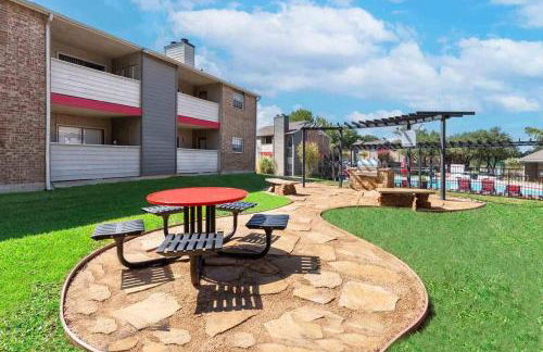 Sports Fan Getaway less than 2mi to AT&T Stadium Pool and Gym! - Foto 21