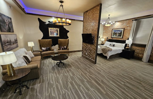 Eaglescape Suites and Event Center - Photo 1