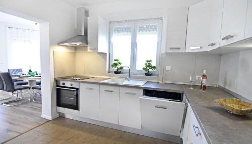 Comfortable holiday home with pool - Foto 3