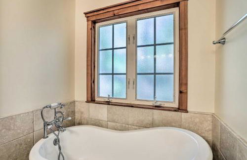 Spacious Lake Arrowhead Home with Putting Green - Foto 14